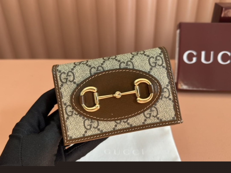 G*u*i wallets & purse